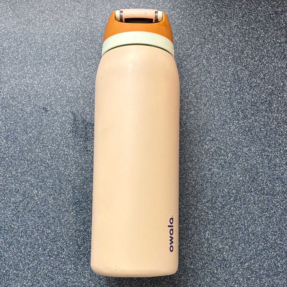 Owala 40oz Desert Freesip Water Bottle